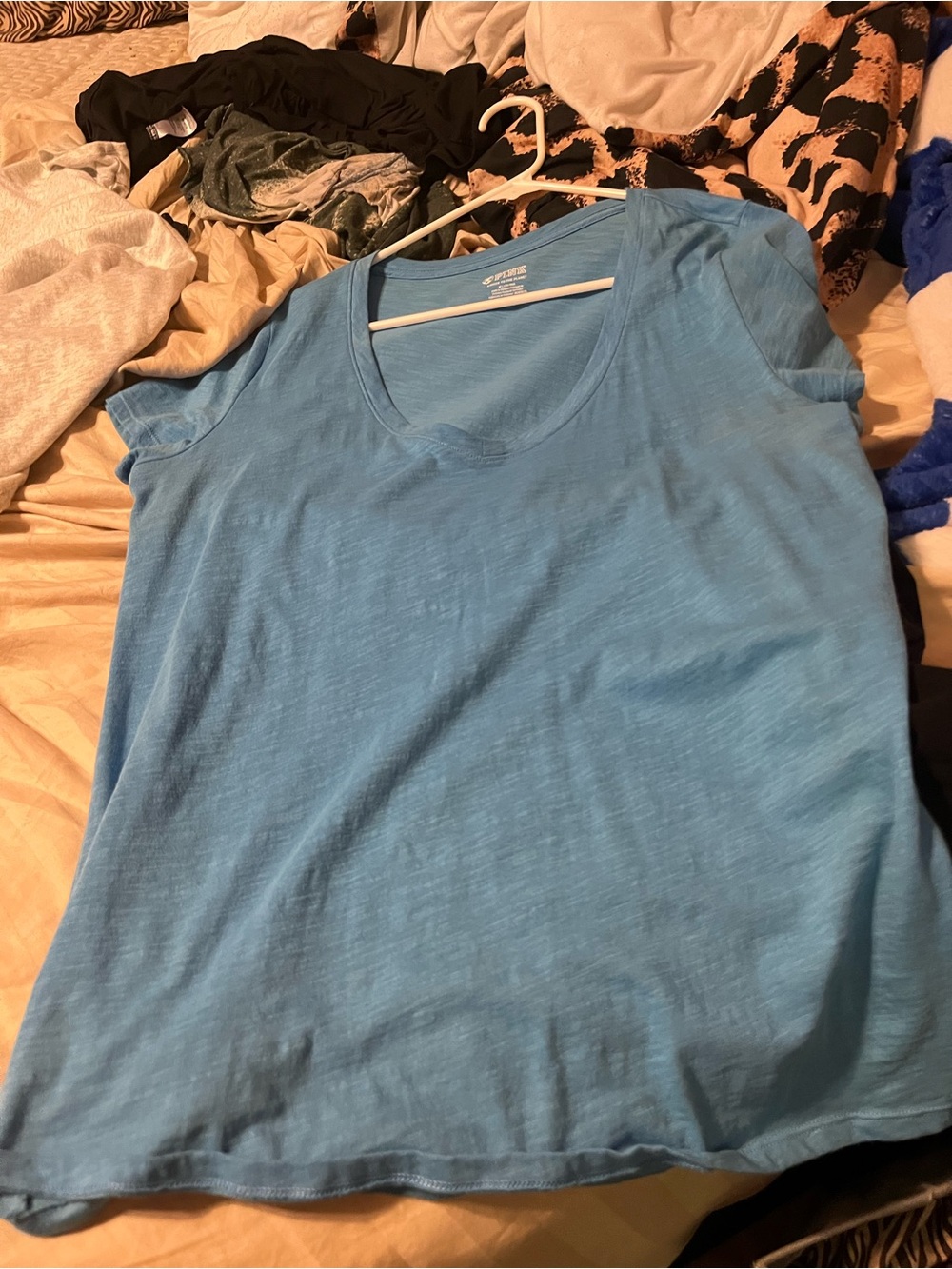 Pink brand medium blue v kneck